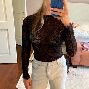 Aritzia Long sleeve lace top